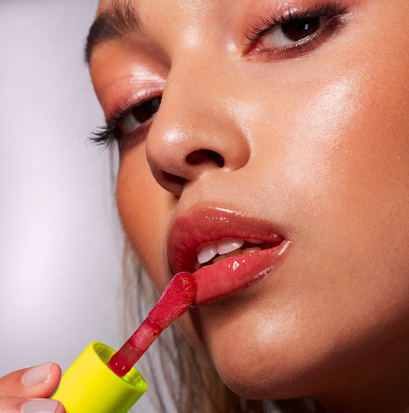 Glaze Lip Oil For Soft, Plump & Supple Lips 6ml - Candy Apple