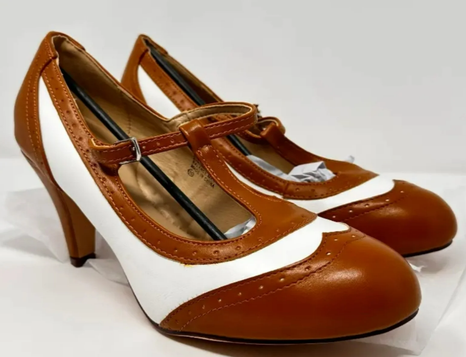 Chase & Chloe Kimmy-51 Women's Two Tone T-Strap Pump 10US - Tan-White