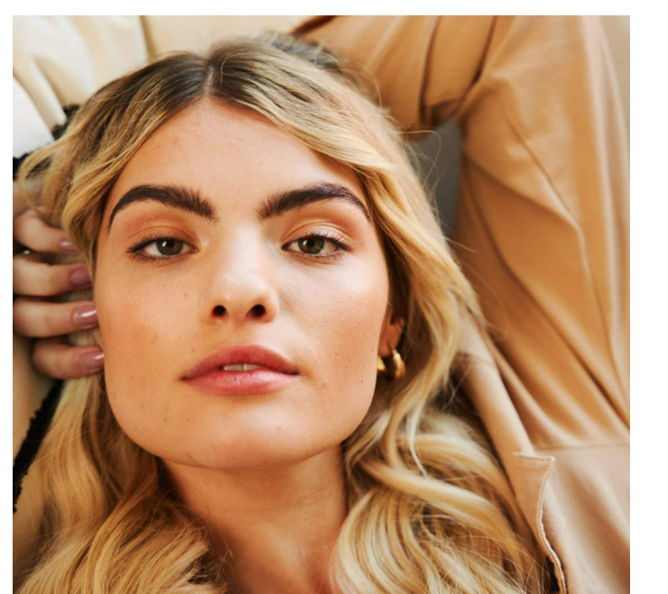 MAYBELLINE New York Brow Extensions Fiber Pomade Crayon Eyebrow Crayon - 01, Blonde
